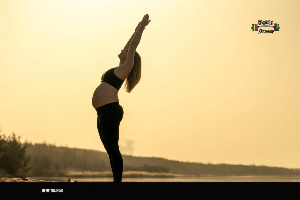 mujer-embarazada-haciendo-deporte